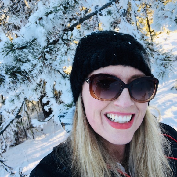 Meet your Posher, Laura - Picture 1 of 1